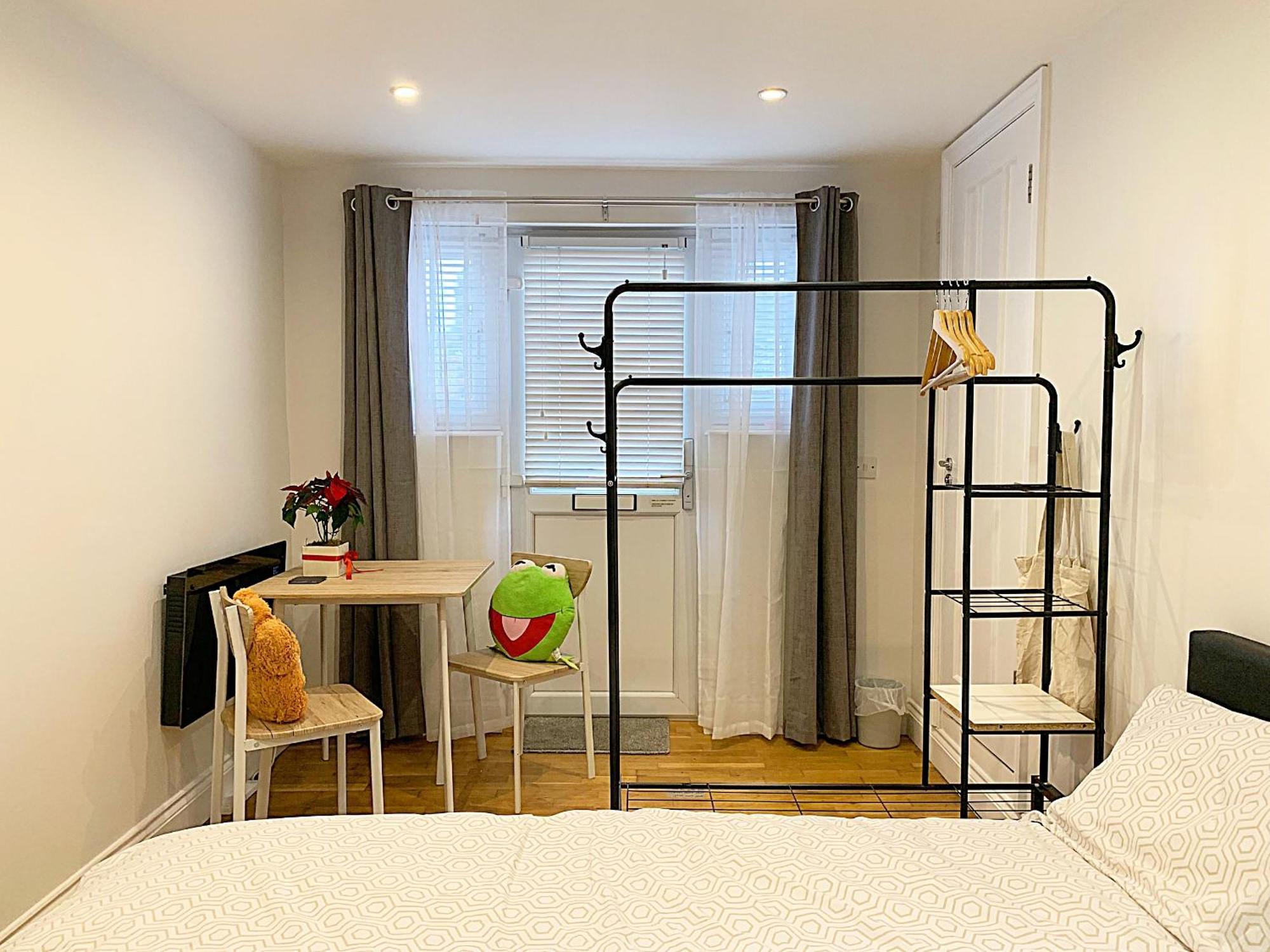 Cozytomari Apartment Лондон Екстериор снимка