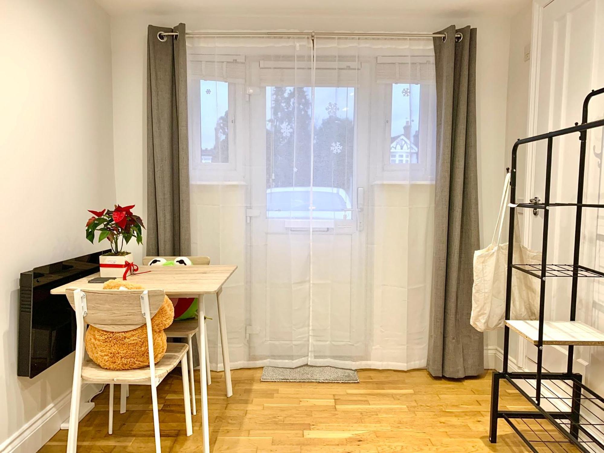 Cozytomari Apartment Лондон Екстериор снимка
